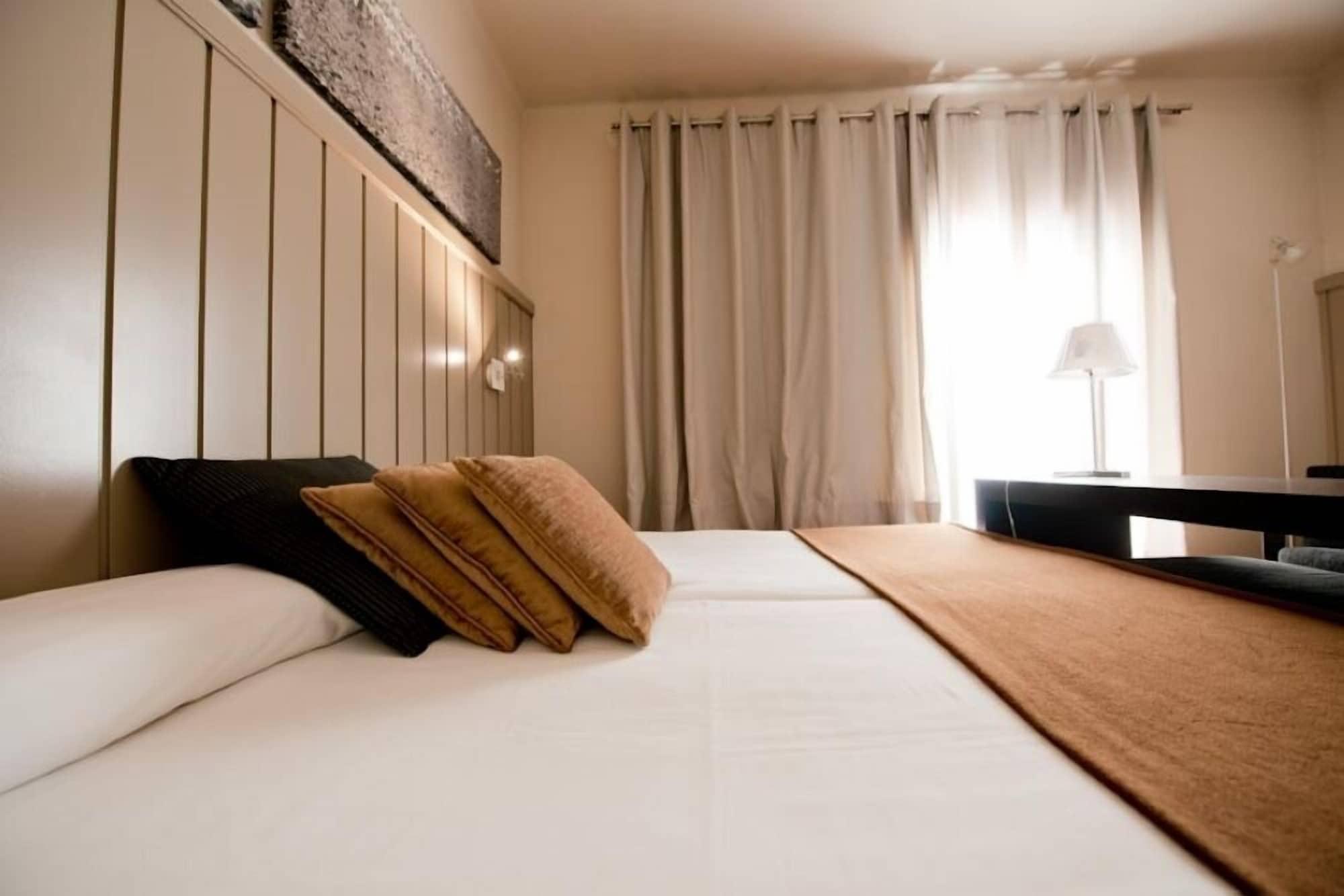 Hotel Restaurant Pessets & Spa Сорт Екстериор снимка