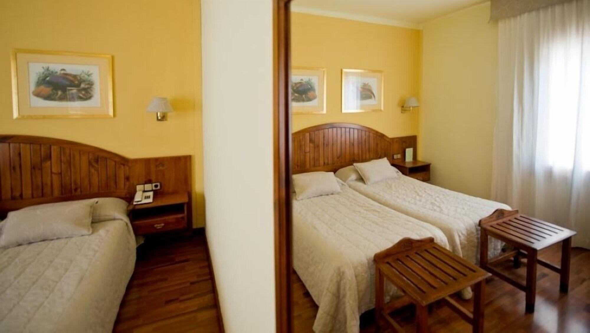 Hotel Restaurant Pessets & Spa Сорт Екстериор снимка