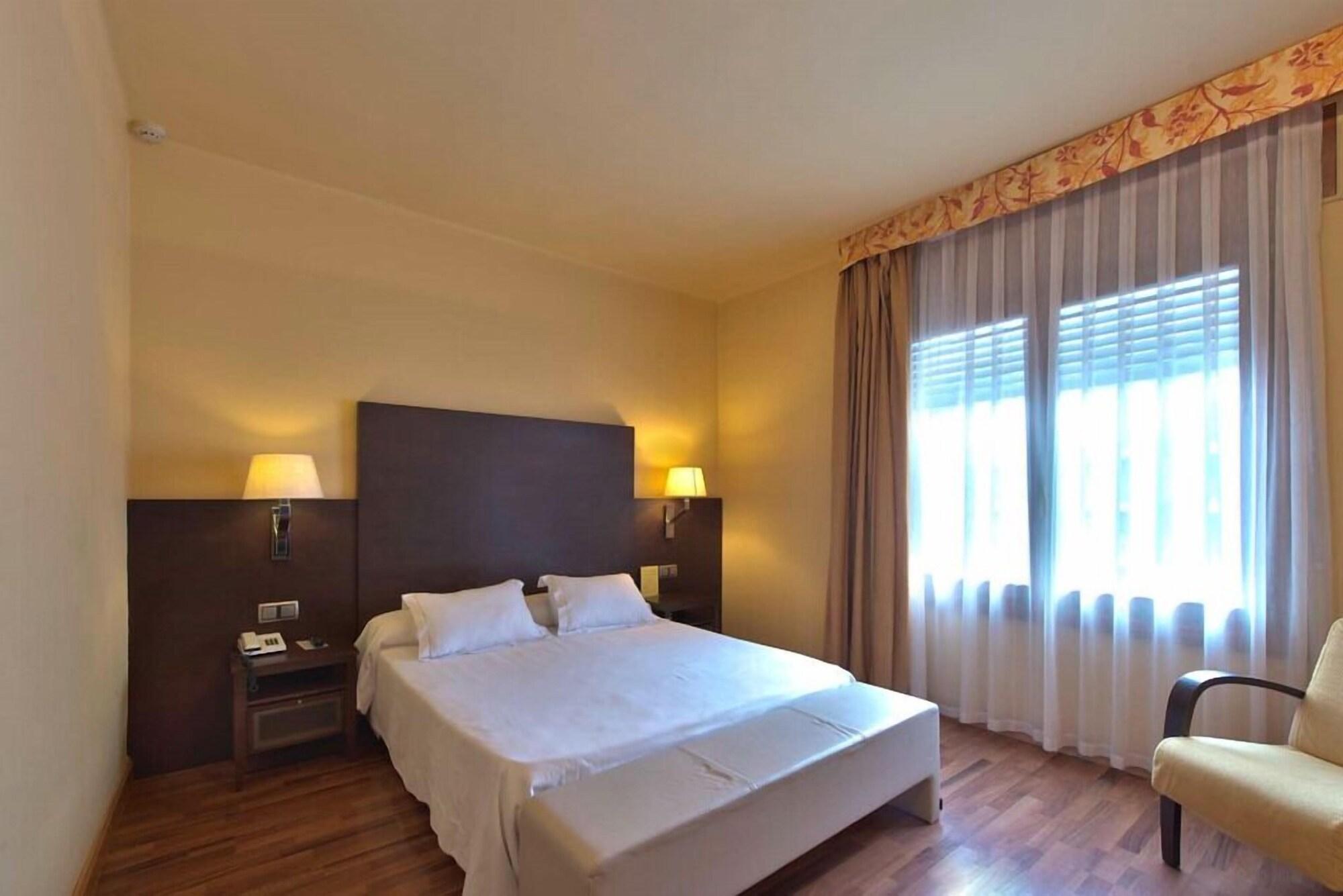 Hotel Restaurant Pessets & Spa Сорт Екстериор снимка