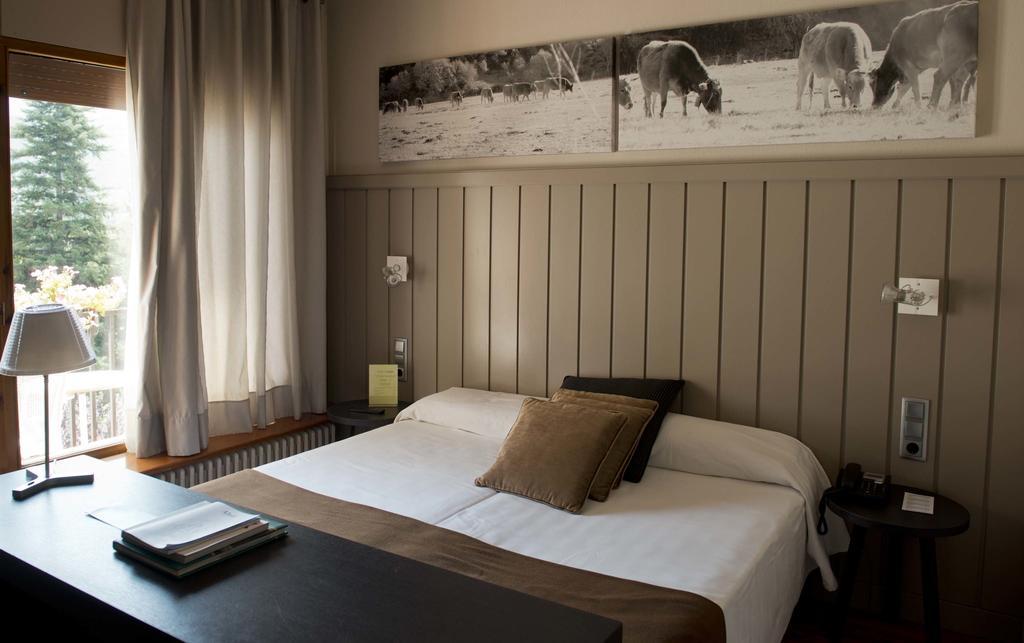 Hotel Restaurant Pessets & Spa Сорт Екстериор снимка