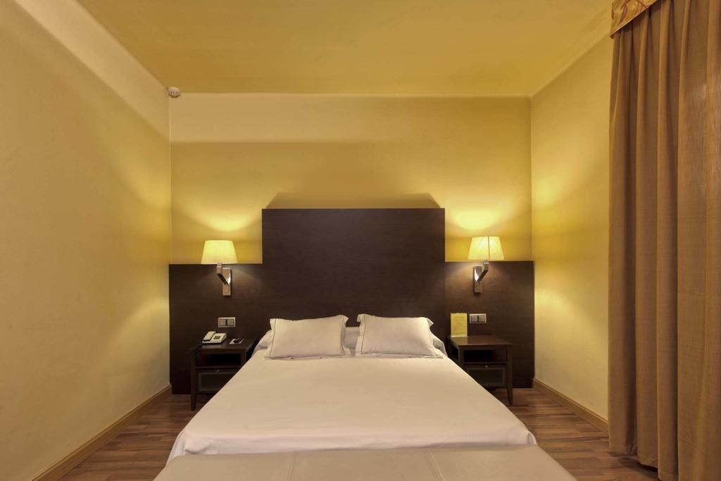 Hotel Restaurant Pessets & Spa Сорт Екстериор снимка