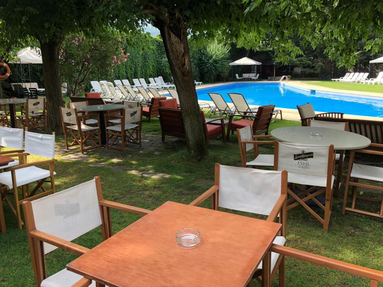 Hotel Restaurant Pessets & Spa Сорт Екстериор снимка